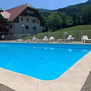 Petit Cocon Entre Lac, Golf Et Montagne Proche D'annecy- Appartement Giez